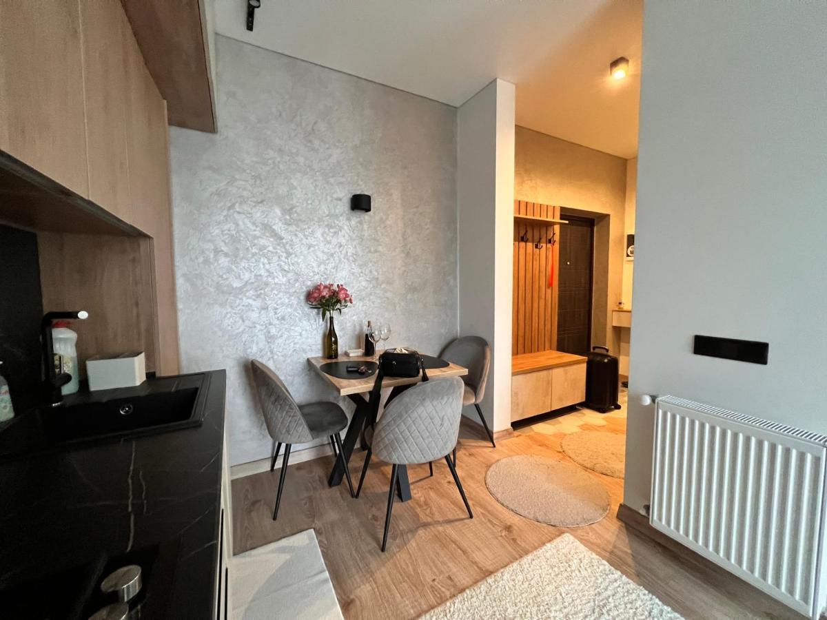 New Apartment Vivita Uzhhorod Exterior photo